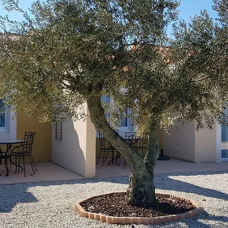 Et La Provence Aparthotel